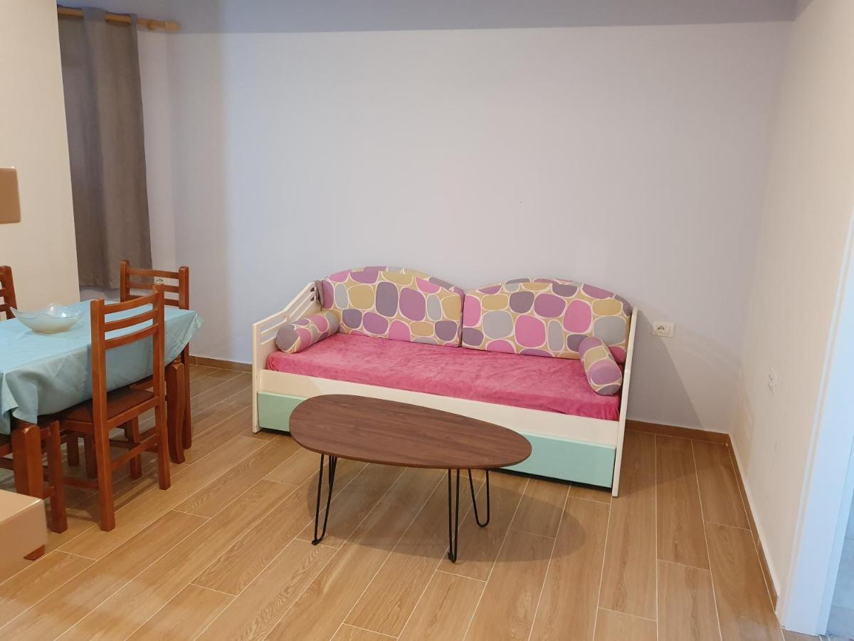Apartament Mels *