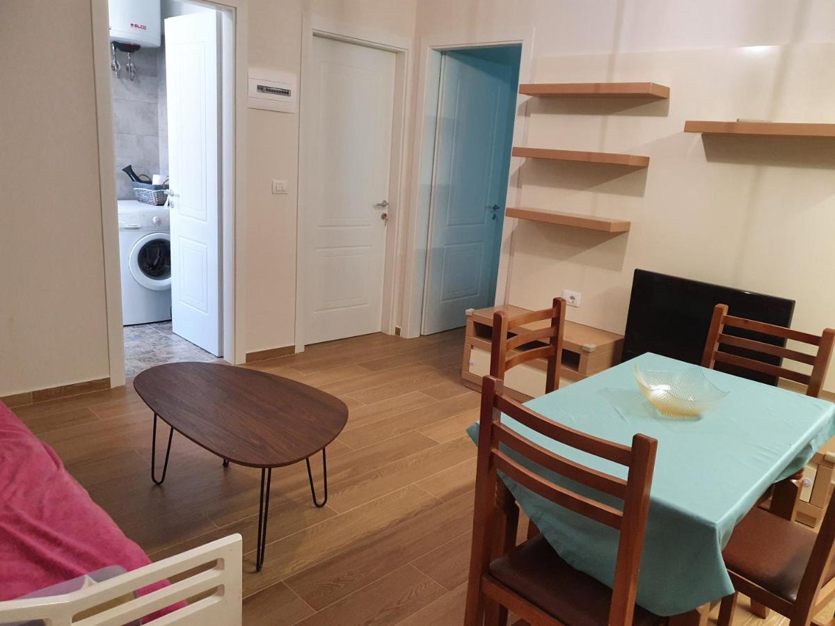 Mels Apartament *